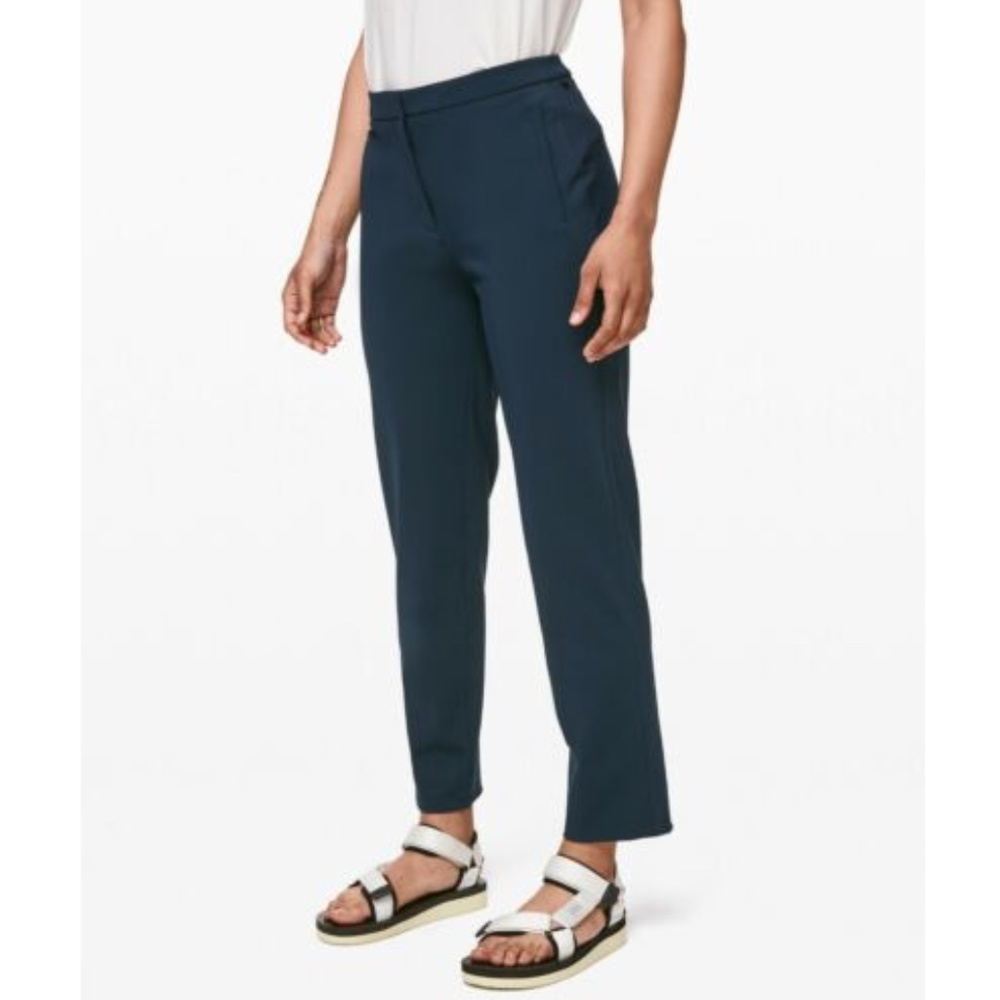 NWOT Lululemon On The Move Pant Navy